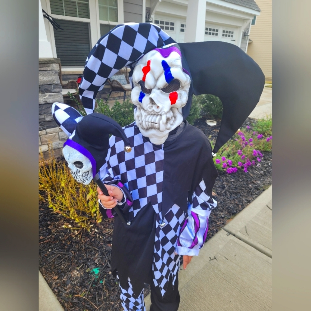 Creepy Jester Clown Costume